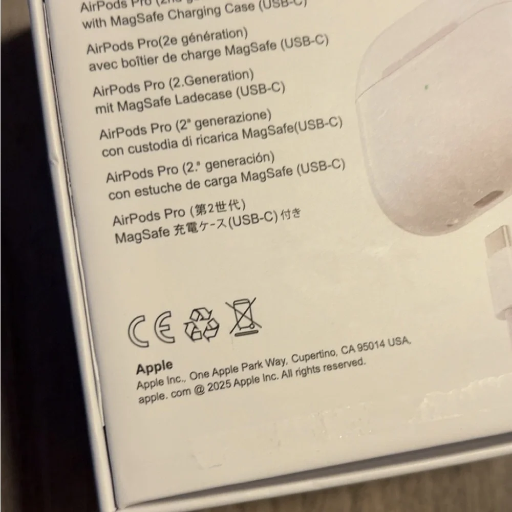 Apple AirPods Pro with MagSafe Charging Case